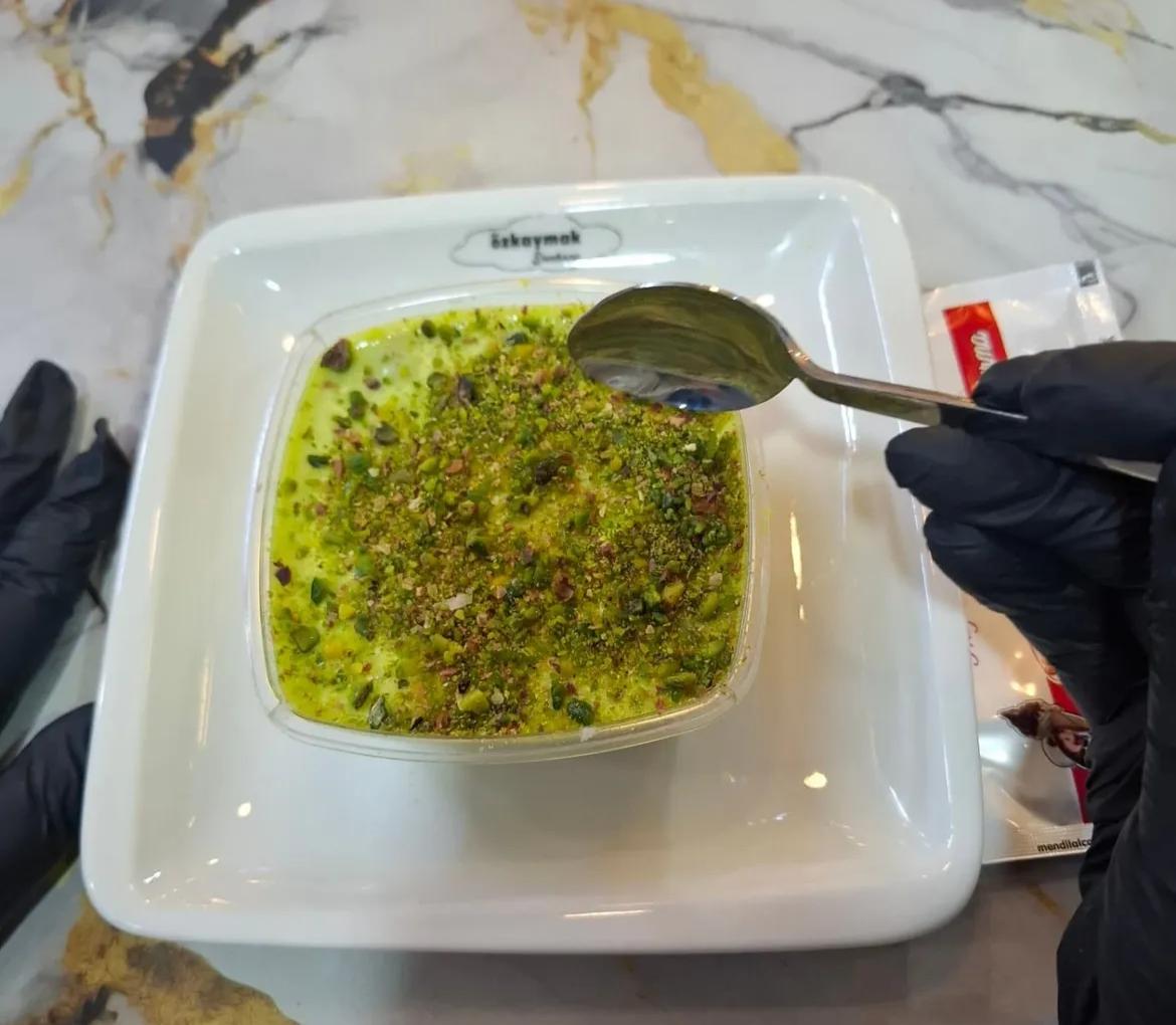 Özkaymak Pastanesi Çınarlıkapı